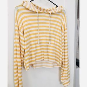 Long Sleeve Hooded Crop Top